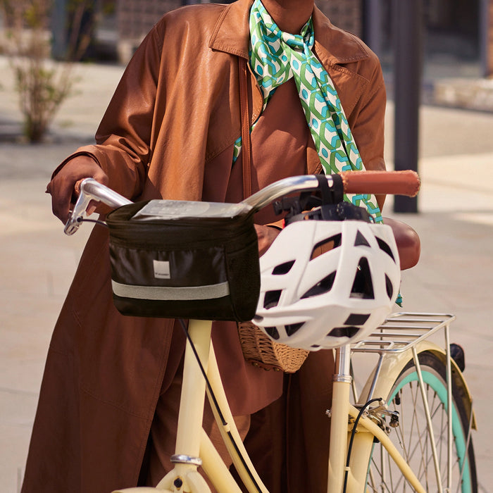 Wozinsky bike handlebar bag with phone case 2l black (WBB12BK)