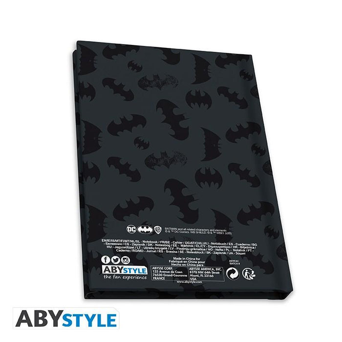 Set ABYSTYLE DC COMICS - Pck XXL glass + Pin + Pocket Notebook "Batman"