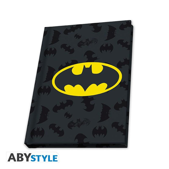 Set ABYSTYLE DC COMICS - Pck XXL glass + Pin + Pocket Notebook "Batman"