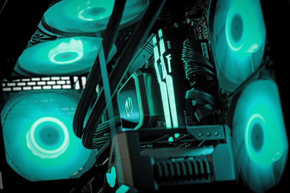 Actina 5901443416593 PC AMD Ryzen™ 9 9900X3D 32 GB DDR5-SDRAM 2 TB SSD NVIDIA GeForce RTX 5080 Midi Tower Black