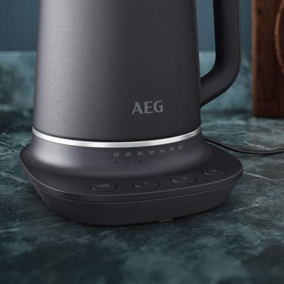 Electric kettle AEG K7-1-6BP