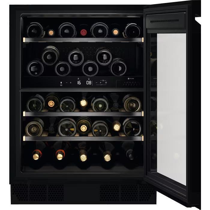 Built-in refrigerator AEG NSW8D826GT (ST), 122 l, G, Yes