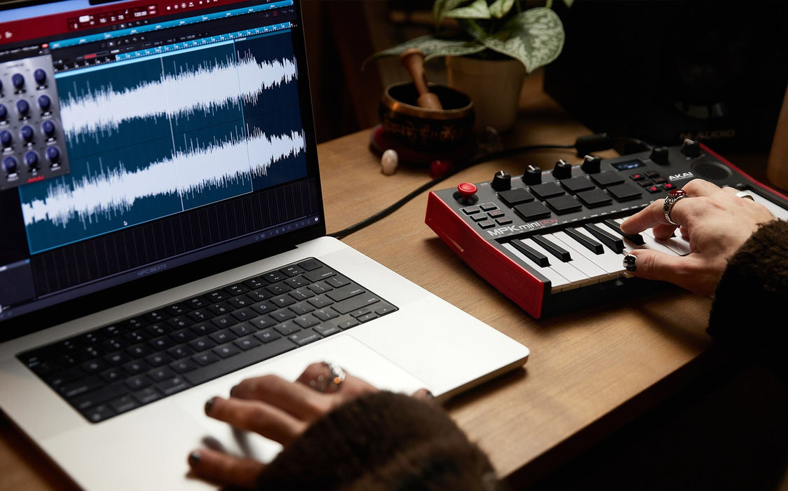 AKAI MPK Mini Play MK3 Control keyboard Pad controller MIDI USB Black, Red