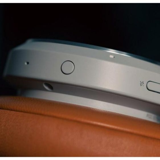 Bang & Olufsen Beoplay HX Timber wireless headphones - True wireless слушалки<<<Смартфони и таблети<<<Черна техника и