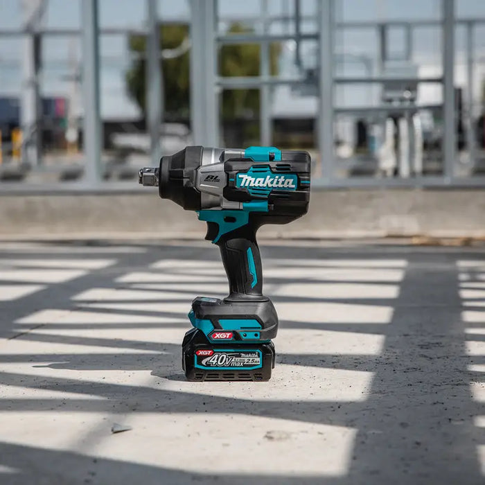 BATTERY BRUSHLESS IMPACT WRENCH MAKITA TW001GD201 40 V 1800.00 nm NUMBER OF BATTERIES 2 BATTERY CAPACITY 2.50 Ah CASE