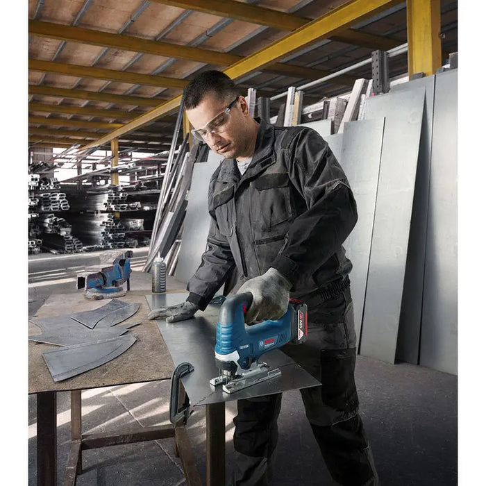 BATTERY BRUSHLESS JIG SAW BOSCH PROFESSIONAL GST 185-LI SOLO - Прободни триони<<<Триони и циркуляри<<<Инструменти и