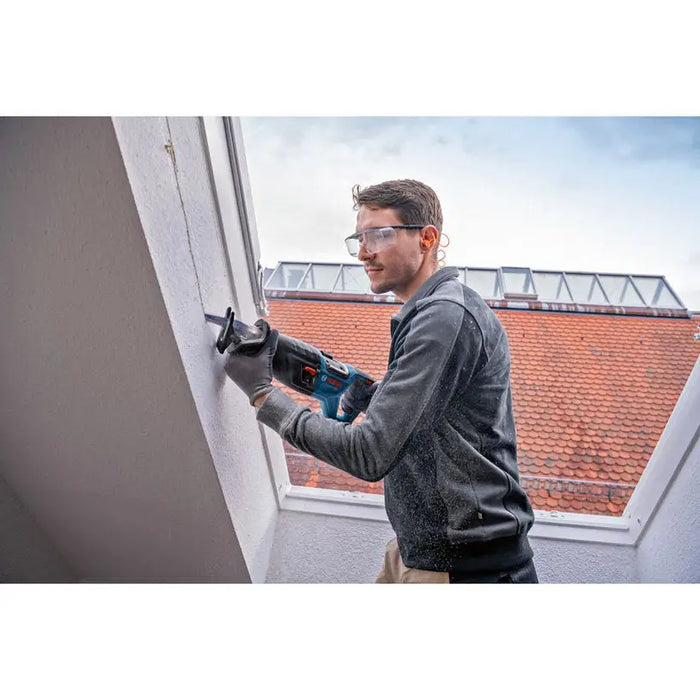 BATTERY BRUSHLESS SANITARY SAW BOSCH PROFESSIONAL GSA 185-LI SOLO - Саблени триони<<<Триони и циркуляри<<<Инструменти и