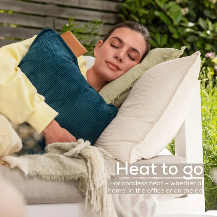 Beurer HK 77 Heaty cashmere-creme; lithium-ion battery; Soft velvet cushion cover machine-washable at 30°C; 3 temperature settings; Fast heating; BSS; 45(L)x45(W) cm