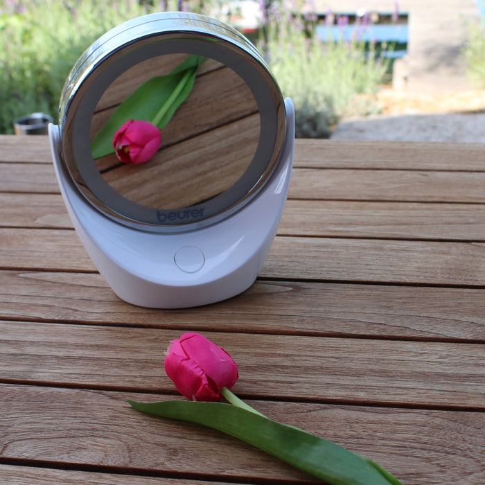 Beurer BS 49 lluminated cosmetic mirror; 12 LEDs; 5 x zoom; 2 mirrors; 11 cm