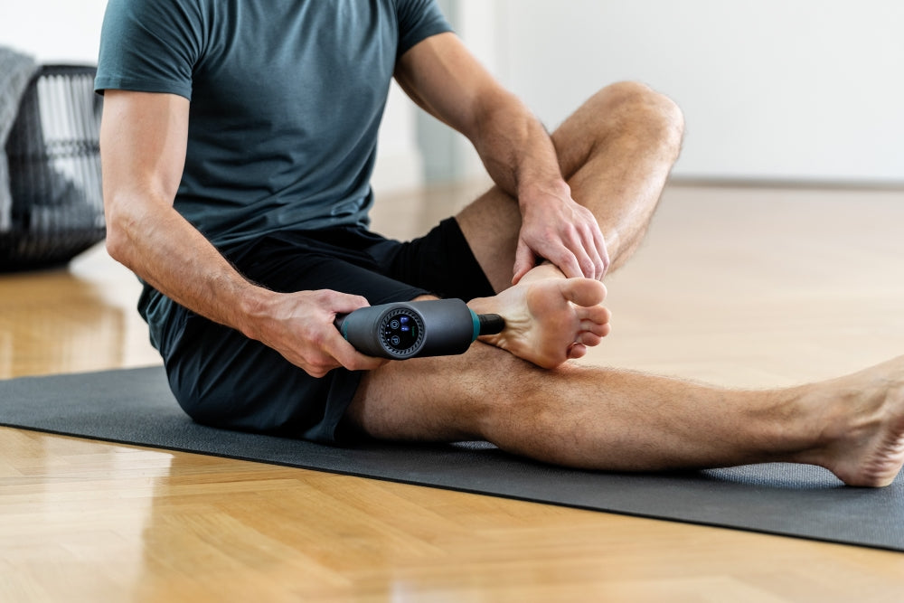 Beurer MG 185 deep tissue massager, 9 intensity levels & 3 massage programmes, 5 massage attachments, Lithium-ion battery up to 5.5h of use, storage case