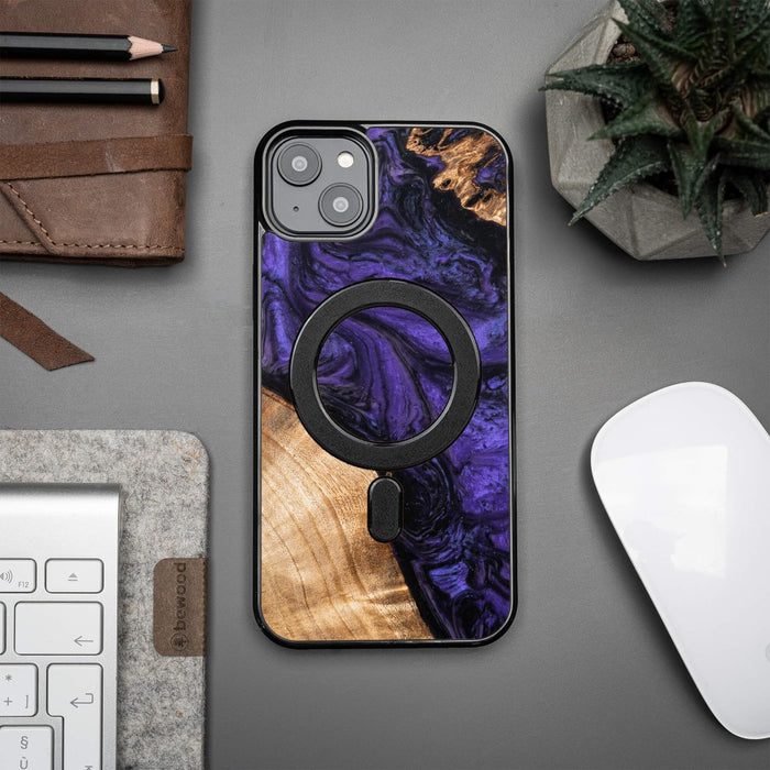Wood and resin case for iPhone 15 Plus MagSafe Bewood Unique Violet - purple and black