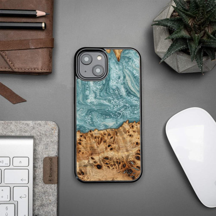 Wood and resin case for iPhone 15 Plus Bewood Unique Uranus - blue and white