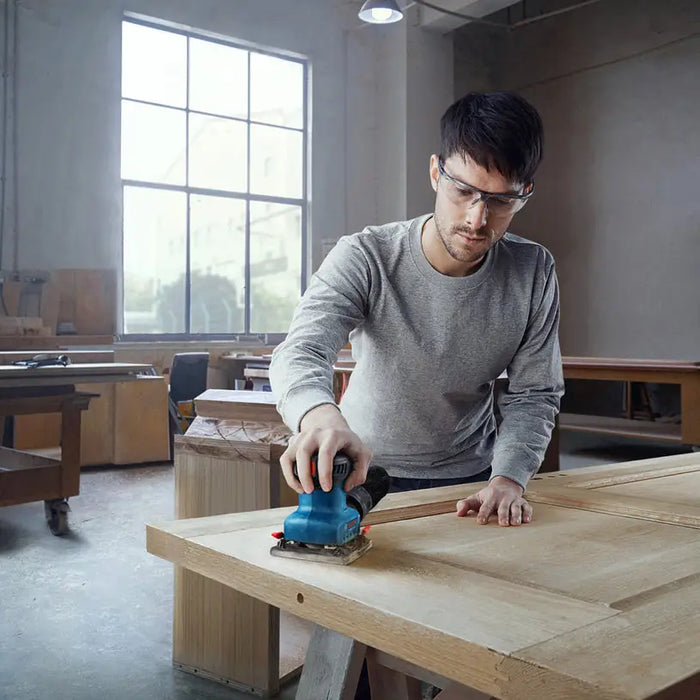 BOSCH PROFESSIONAL GSS 140 A 220 W VIBROSHIVER - Вибрационни шлайфмашини<<<Шлайф машини<<<Инструменти и