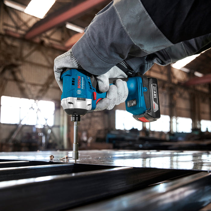 BATTERY BRUSHLESS IMPACT SCREWDRIVER BOSCH PROFESSIONAL GDR 18V-215 18 V, 215.00 nm, WITHOUT BATTERY AND CHARGER