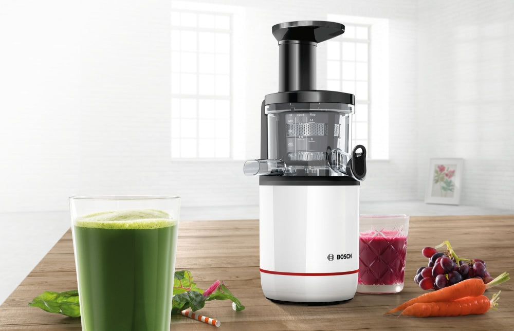 Bosch MESM500W, Slow juicer VitaExtract 150 W, 55 rpm, 1 speed + reverse function, tritan screw, MixControl lever, juice container 1 l, pulp container 1,3l, 2 filters (fine, coarse), white / black