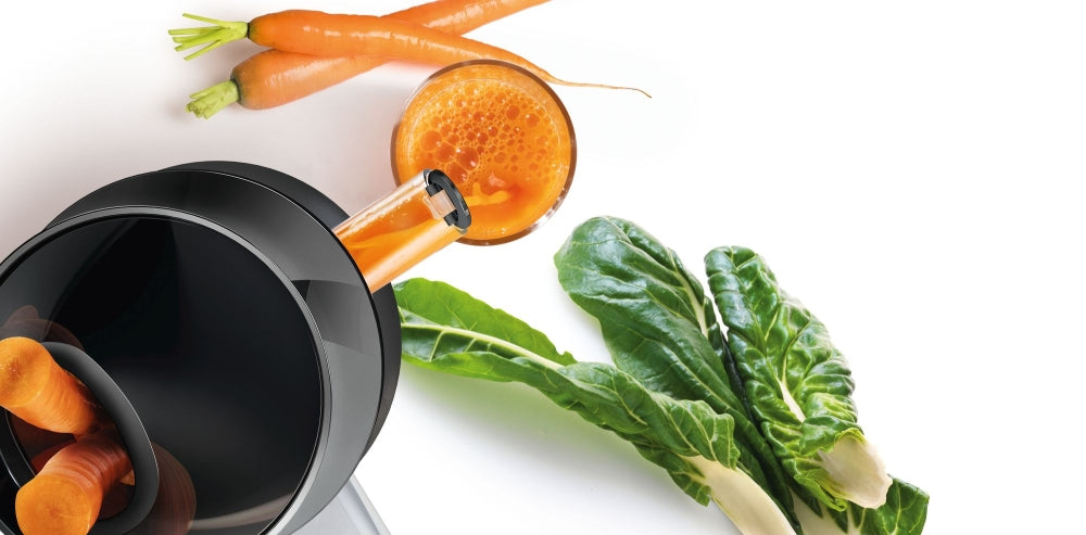 Bosch MESM500W, Slow juicer VitaExtract 150 W, 55 rpm, 1 speed + reverse function, tritan screw, MixControl lever, juice container 1 l, pulp container 1,3l, 2 filters (fine, coarse), white / black