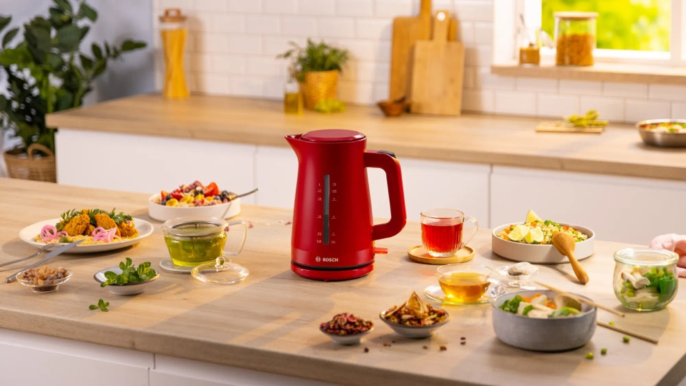 Bosch TWK3M124, MyMoment Plastic Kettle, 2400 W, 1.7 l, Cup indicator, Limescale filter, Triple safety function, Red
