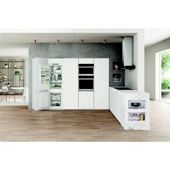 Built-in refrigerator with freezer Whirlpool WHC18 T574 P 250 l C No Frost - Хладилници с фризер<<<Хладилници<<<Уреди