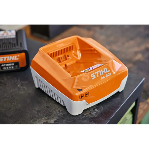 CHARGER STIHL AL 301 - Батерии и зарядни<<<Шлайф машини<<<Инструменти и железария<<<Praktiker&&&Батерии и