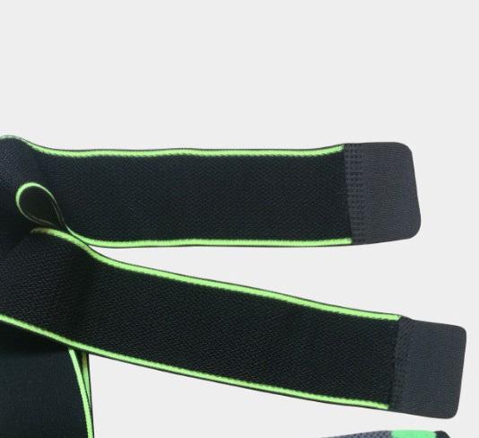 Clamping a sealing sleeve of breathable fabric with elastic bands Corpofix JD8041 - Knee braces