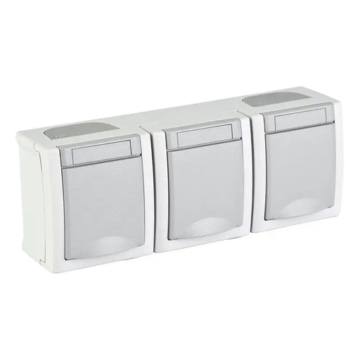 CONTACT TRIPLE IP54 PANASONIC Pacific - Ключове и контакти<<<Електроматериали<<<Praktiker&&&Ключове и