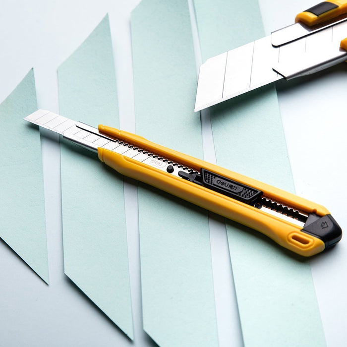 Cutter 9mm SK4 Deli Tools EDL009B (yellow) - Cutting tools<<<Tools<<<InnproXML