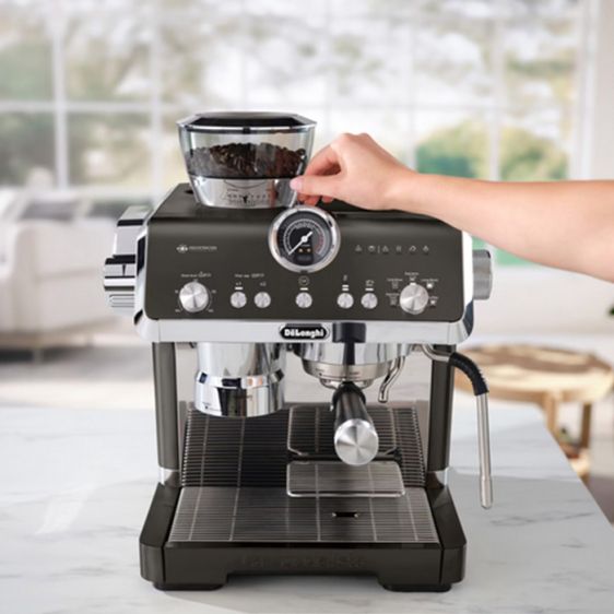 Coffee machine DeLonghi La Specialista Opera EC9555.BK
