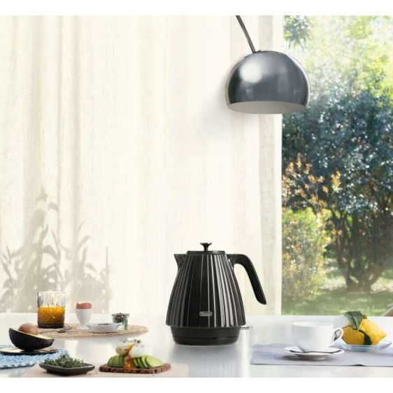 Electric kettle DeLonghi KBD2001.BK Ballerina
