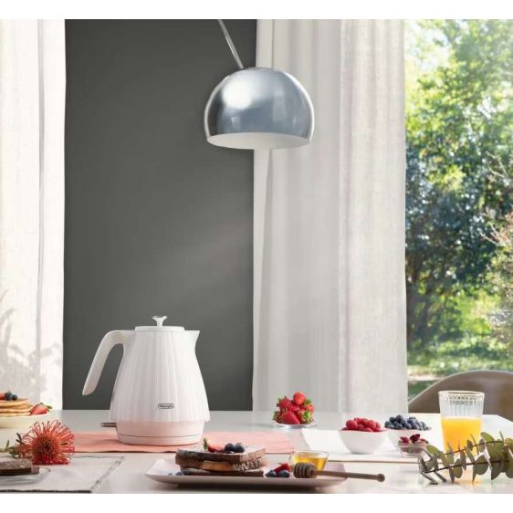 Electric kettle DeLonghi KBD2001.W Ballerina