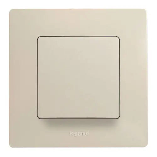 DEVIATOR KEY CREAM LEGRAND NILOE - Ключове и контакти<<<Електроматериали<<<Praktiker&&&Ключове и