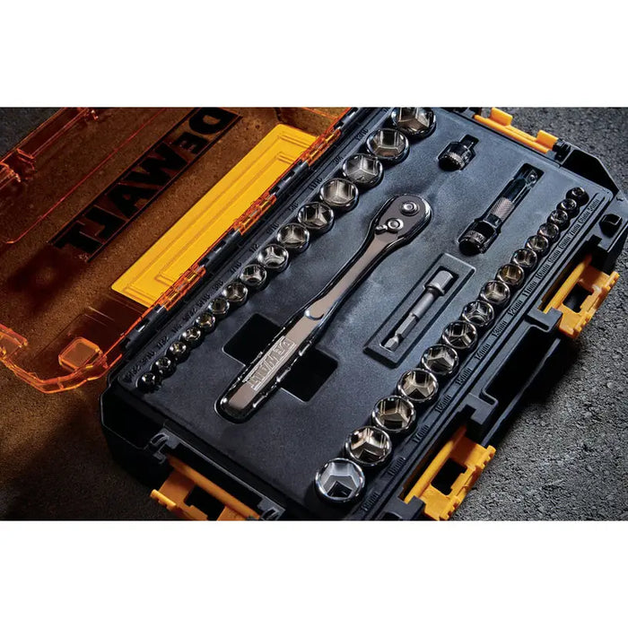 DEWALT DWMT45034-0 34-PIECE RATCHET SET WITH INSERTS - Комплекти вложки и тресчотки<<<Ръчни инструменти<<<Инструменти и