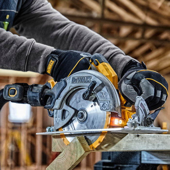 DEWALT DCS570N-XJ CORDLESS BRUSHLESS HAND CIRCULAR SAW