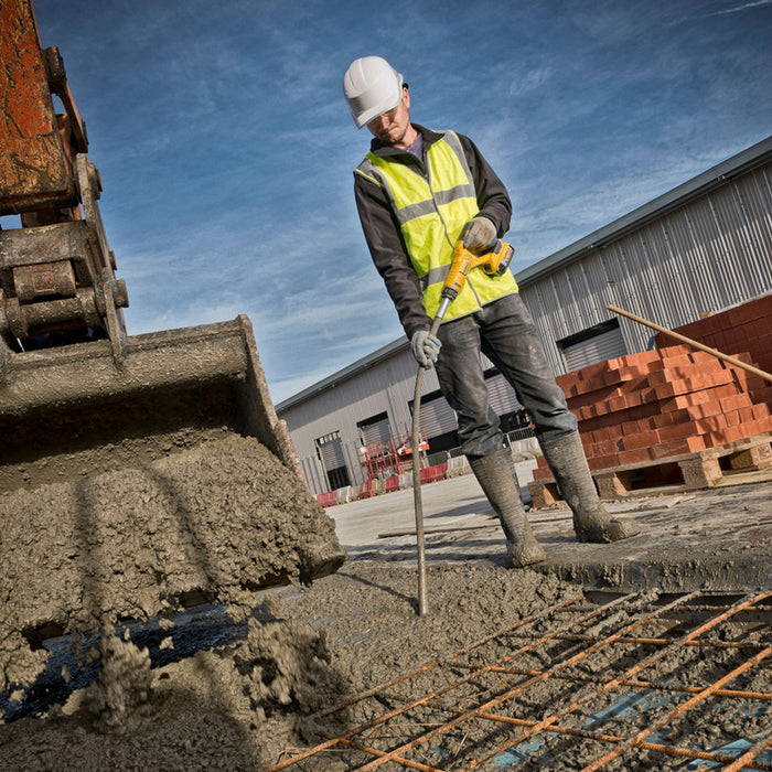 CORDLESS CONCRETE VIBRATOR DEWALT DCE531N-XJ