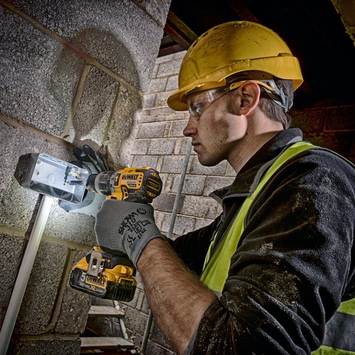 CORDLESS BRUSHLESS IMPACT DRILL DEWALT DCD796P2-QW 18 V, 70.00 nm, NUMBER OF BATTERIES 2, 5.00 Ah, CASE