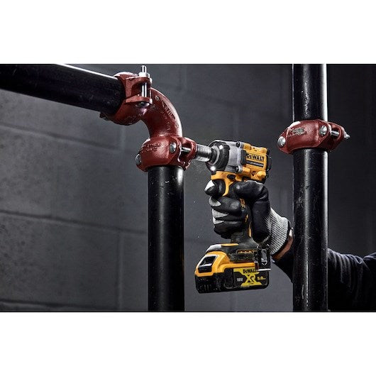 DeWALT DCF922P2T-QW power wrench 2500 RPM 610 N⋅m