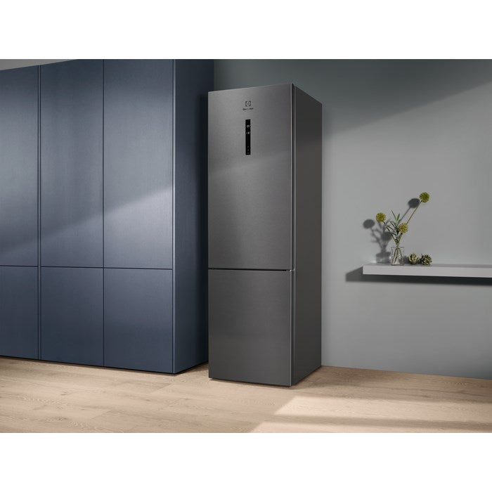 Electrolux LNT7ME36X3 Freestanding 366 L E Stainless steel - Freestanding refrigerator-freezers