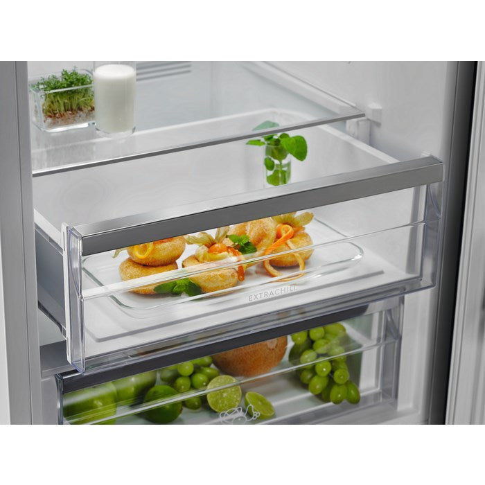 Electrolux LNT7ME36X3 Freestanding 366 L E Stainless steel - Freestanding refrigerator-freezers