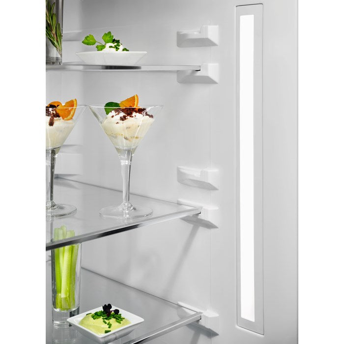 Electrolux LNT7ME36X3 Freestanding 366 L E Stainless steel - Freestanding refrigerator-freezers