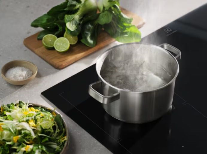 Built-in ceramic hob Electrolux EIS62453IZ, Induction