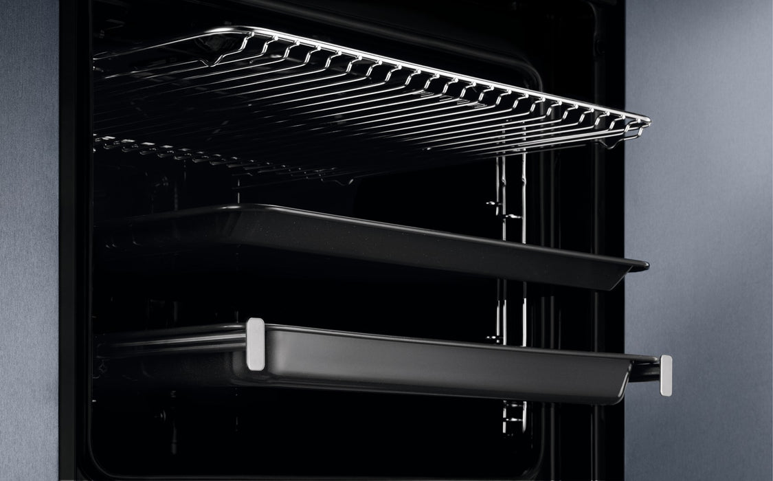 Oven with catalytic converter Electrolux EOF5C50BZ 65 L black