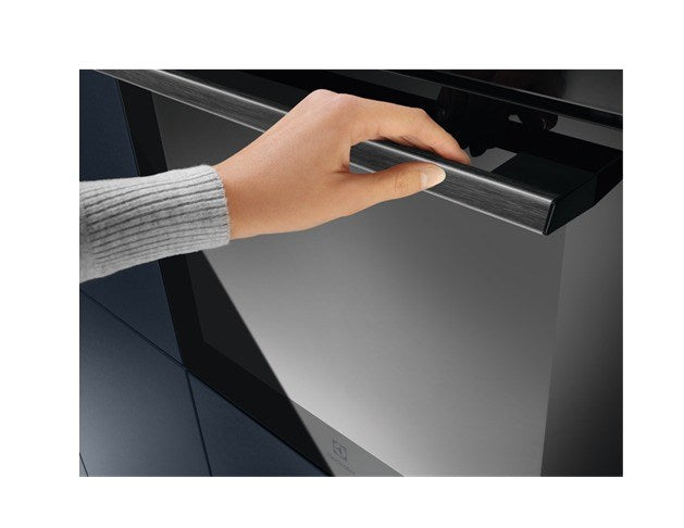 Built-in oven Electrolux EOC8P39WZ, 72, A+, Pyrolysis, Sensor