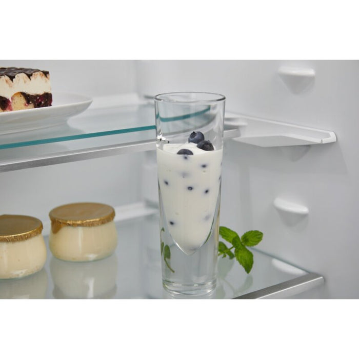 Built-in refrigerator with freezer Electrolux LNS9TE19S, 274 l, E, No Frost