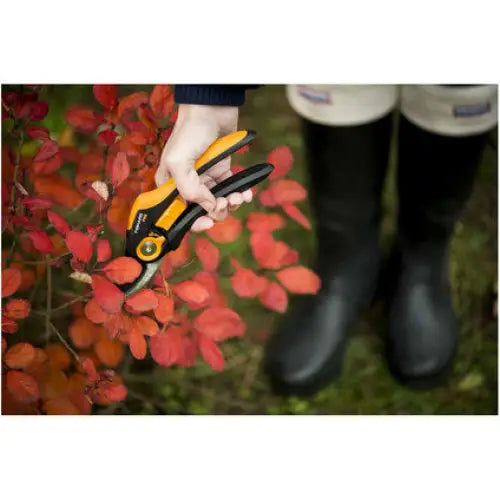 FISKARS SMARTFIT P541 VINEYARD SHEARS - Градински ножици<<<Градински ръчен инструмент<<<Инструменти и