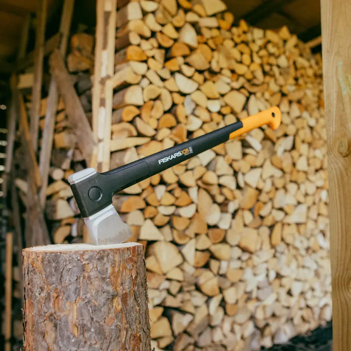 FISKARS X28 WOOD SPLITTING AX - Брадви<<<Градински ръчен инструмент<<<Градина<<<Praktiker&&&AxesNRE-SIK<<<Manual
