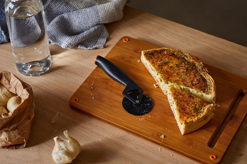 FISKARS PIZZA CUTTING KNIFE