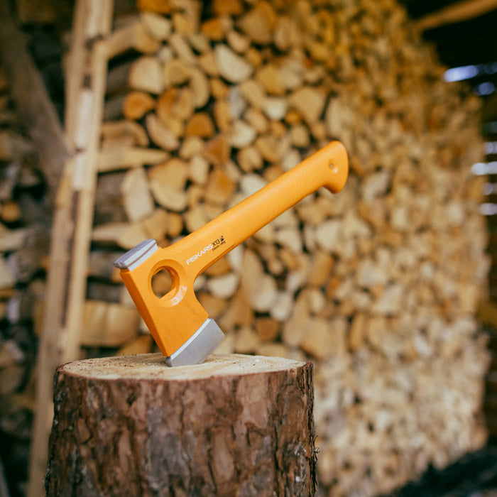 AX FOR CAMPING AND TOURISM FISKARS X13
