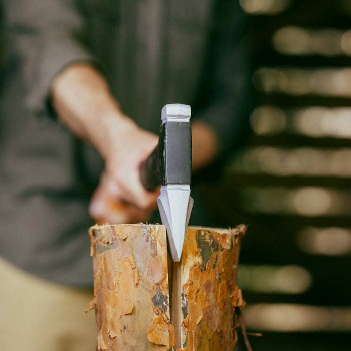 FISKARS X24 WOOD SPLITTING AX