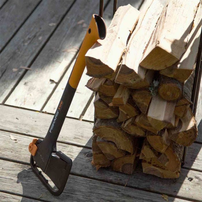 WOODEN AX 44.5 CM X10 FISKARS