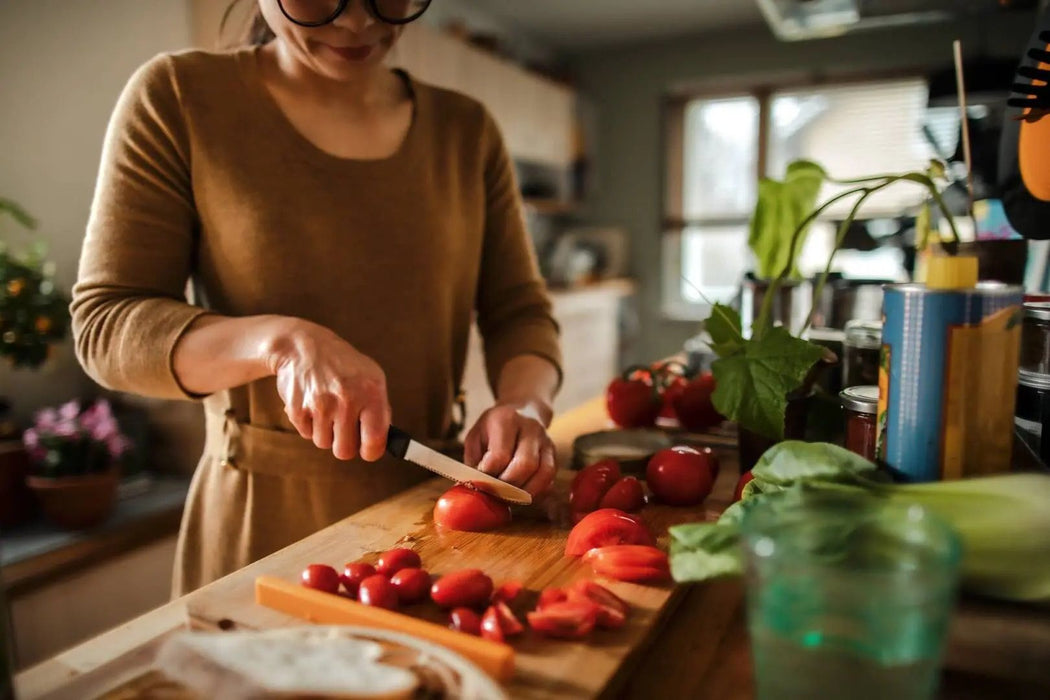FUNCTIONAL FORM TOMATO KNIFE