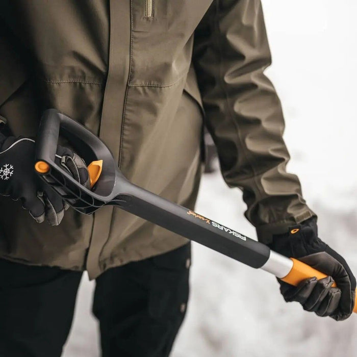 TELESCOPIC SNOW SHOVEL 143 -163CM FISKARS FS 1057189
